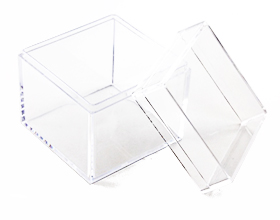 Petite boite plexiglas cube contenant à dragées